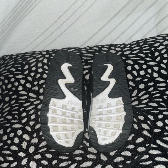 COPY - 🔥✏️🌟📚🎒NIKE AIR MAX 90 BLACK/WHITE🔥🔥🔥 - Picture 5 of 6